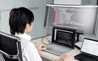 博白 ,php声明和调用变量的符号是什么？